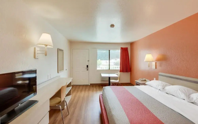 photo 5 of Motel 6 Columbia West