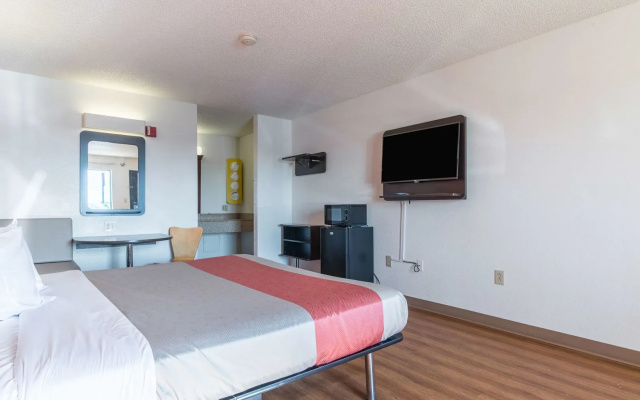 photo 3 of Super 8 by Wyndham Kannapolis