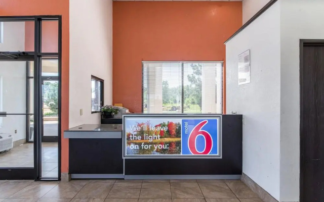 photo 2 of Motel 6 Concord - Kannapolis