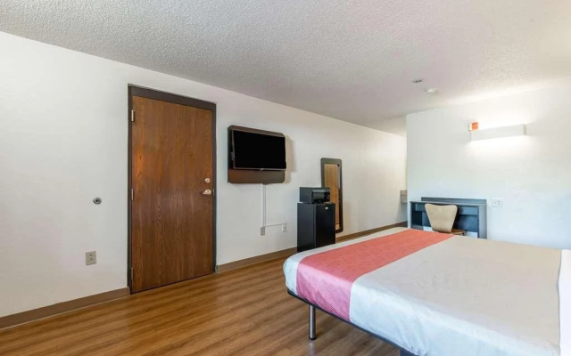 photo 4 of Motel 6 Concord - Kannapolis