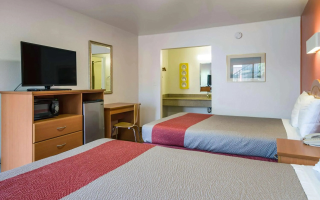 photo 5 of Motel 6 Concord, CA