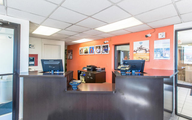 photo 2 of Motel 6 Council Bluffs, IA - Omaha East