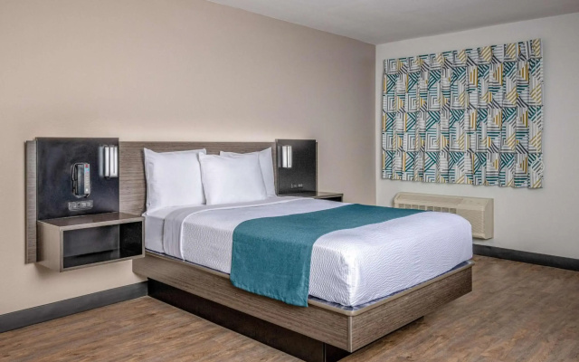 photo 4 of Motel 6 Euless, TX - Dallas