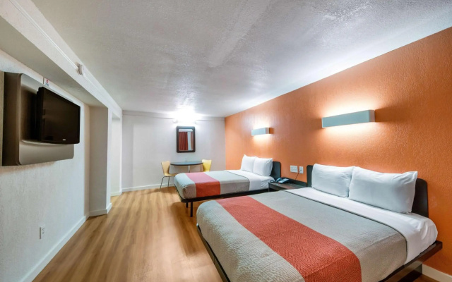 photo 4 of Motel 6 Dallas, TX - Farmers Branch