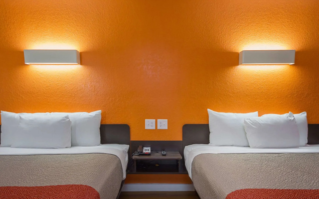 photo 3 of Motel 6 Garland, TX - Northeast Dallas