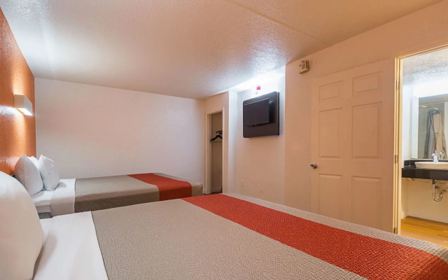 photo 5 of Motel 6 Garland, TX - Northeast Dallas