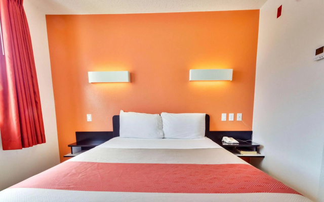 photo 4 of Motel 6 Lewisville, TX - Dallas
