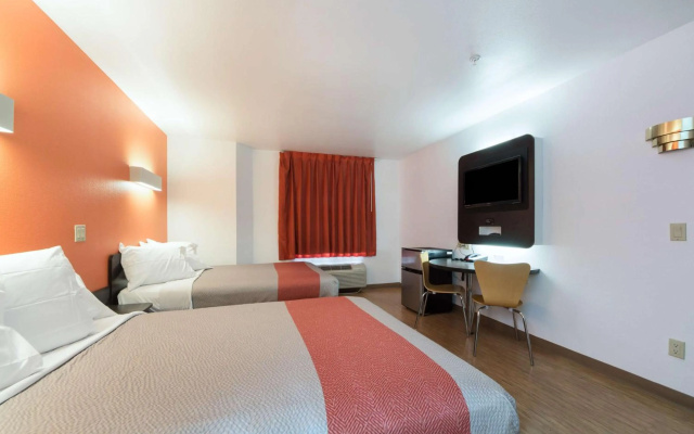 photo 3 of Motel 6 Dallas, TX - Northeast