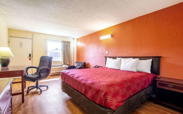 photo 4 of Econo Lodge Danville