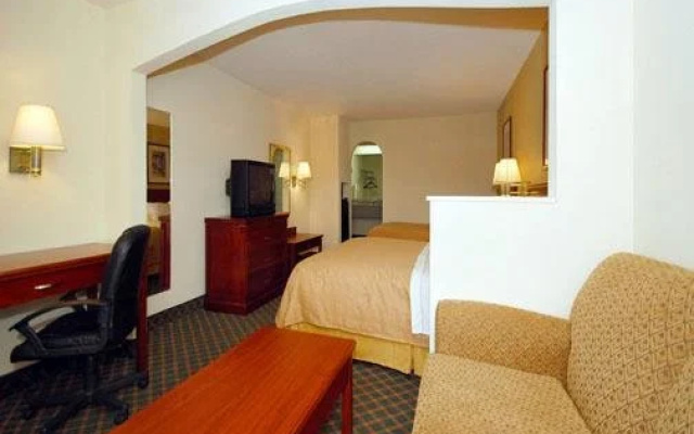photo 2 of Motel 6 Denham Springs LA