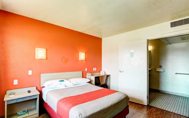 photo 2 of Motel 6 Denver, CO - Airport