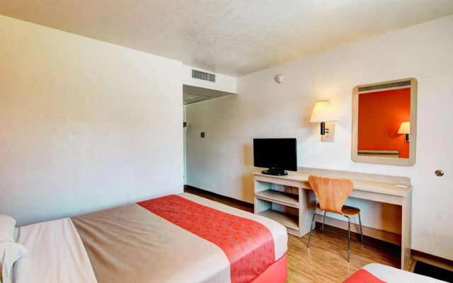 photo 3 of Motel 6 Denver, CO - Airport