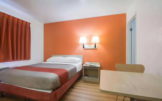 photo 3 of Motel 6 – Lakewood, CO