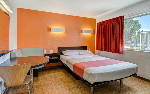 photo 4 of Motel 6 Thornton, CO