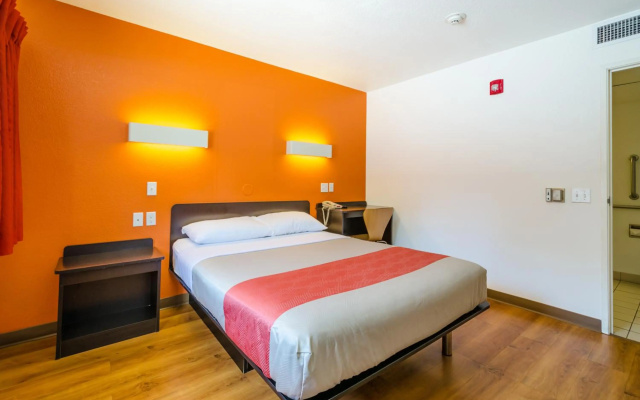 photo 5 of Motel 6 Thornton, CO