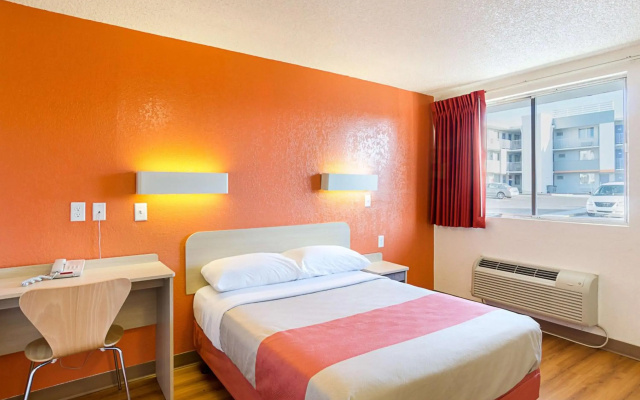 photo 4 of Motel 6 Denver, CO – Downtown