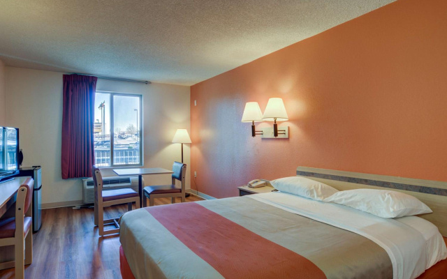 photo 3 of Motel 6 Greenwood Village, CO - Denver - South Tech Center