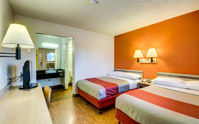 photo 2 of Motel 6 Wheat Ridge, CO - West - Denver North