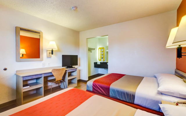 photo 3 of Motel 6 Wheat Ridge, CO - West - Denver North