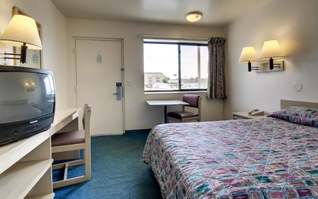 photo 5 of Motel 6 des Moines South - Airport