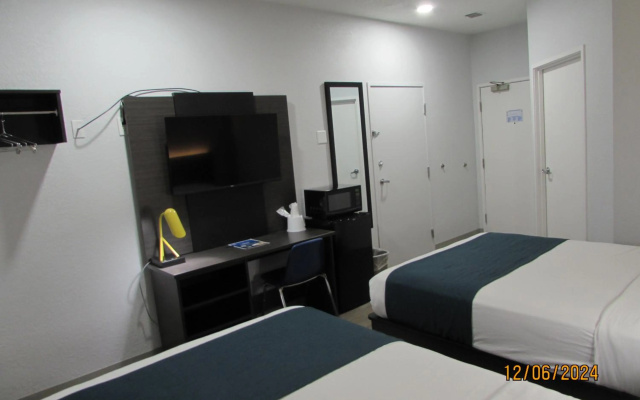 photo 5 of Motel 6 West Des Moines, IA