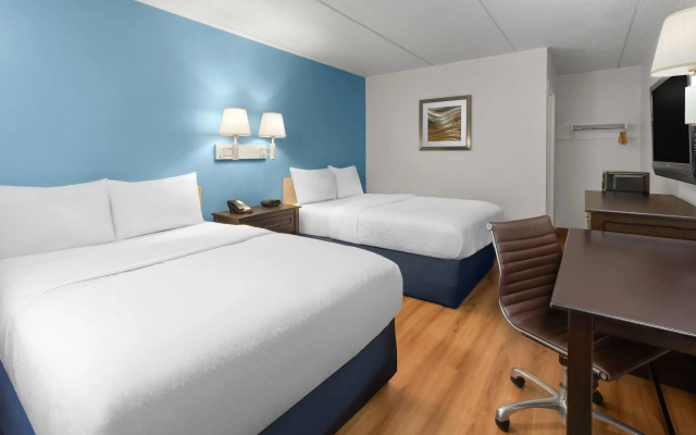 photo 5 of Travelodge by Wyndham Madison Heights MI