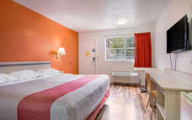 photo 5 of Motel 6 East Ridge, TN