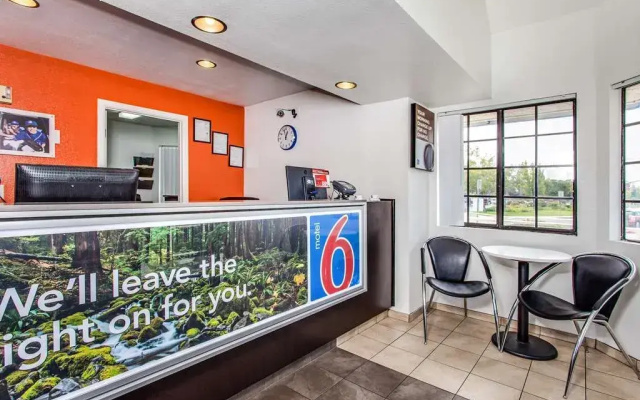 photo 2 of Motel 6 Fairfield, CA - North