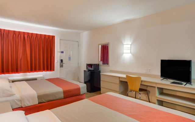 photo 3 of Motel 6-Fayetteville, AR