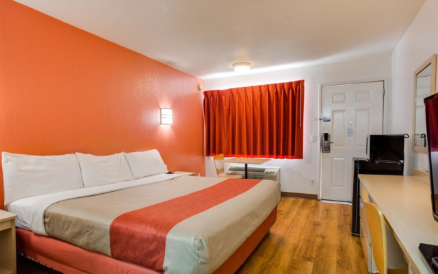 photo 4 of Motel 6-Fayetteville, AR