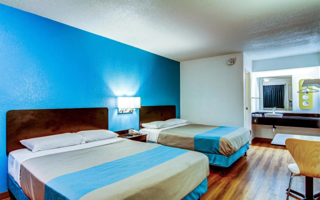photo 4 of Red Roof Inn St Louis - Florissant