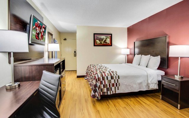 photo 2 of Red Roof Inn Forsyth