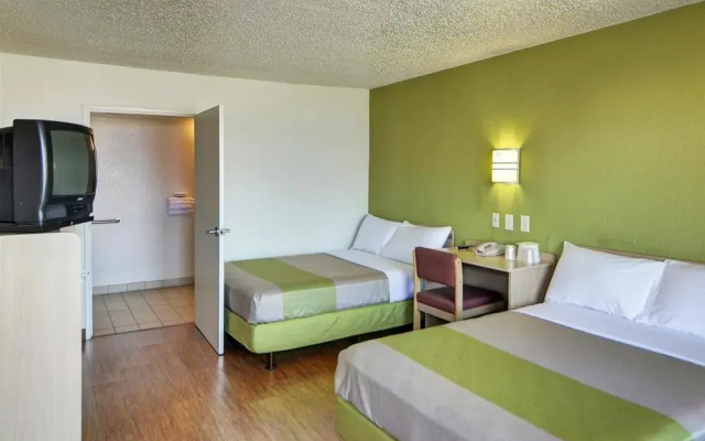 photo 3 of Motel 6 Fort Worth East