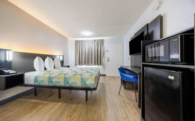 photo 5 of Motel 6 Fort Worth, TX - East