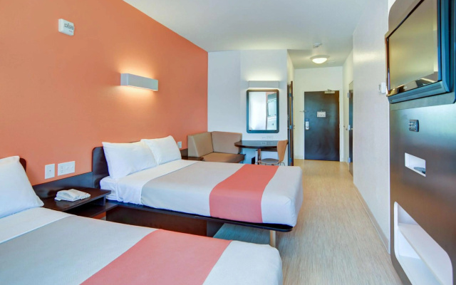 photo 3 of Motel 6 Roanoke, TX - Northlake - Speedway