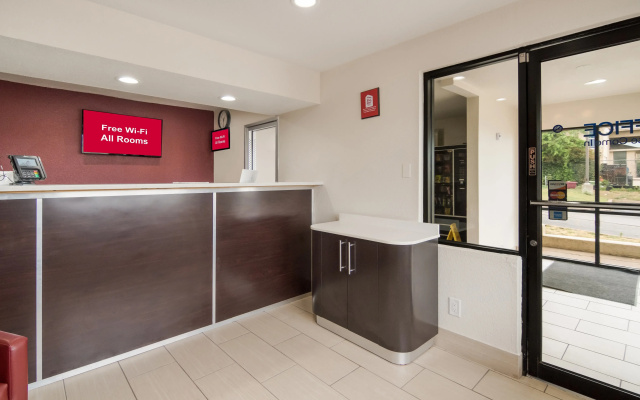 photo 2 of Red Roof Inn Fort Worth South