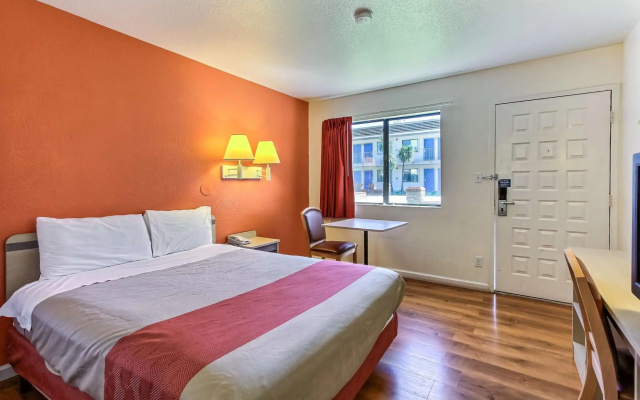 photo 4 of Motel 6 Fremont, CA - South