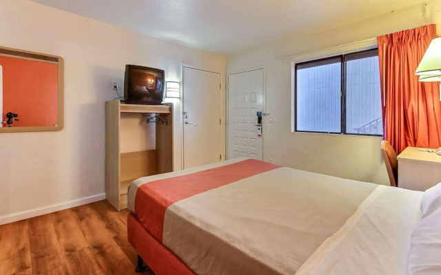 photo 5 of Motel 6 Fremont, CA - South