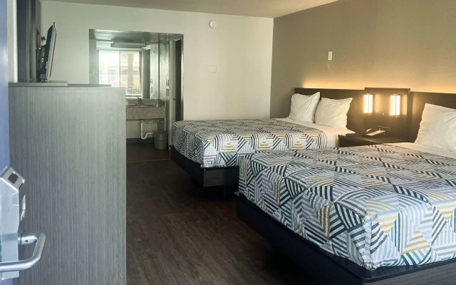 photo 5 of Motel 6 Glendale AZ