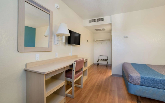 photo 2 of Motel 6 Grand Junction, CO
