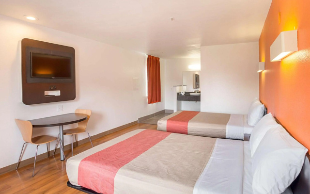 photo 5 of Motel 6 Grand Prairie, TX - Near Six Flags Drive