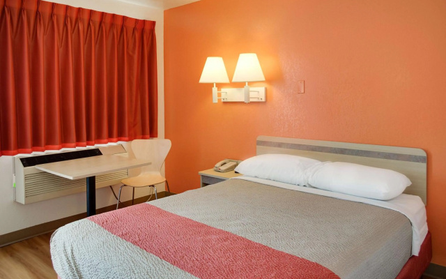 photo 4 of Motel 6 Gulfport, MS – Airport