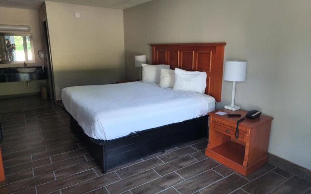 photo 4 of Days Inn by Wyndham Hardeeville Near Hilton Head