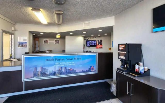 photo 2 of Motel 6 Houston, TX - Medical Center/NRG Stadium