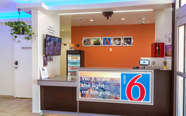 photo 2 of Motel 6 Houston, TX - North