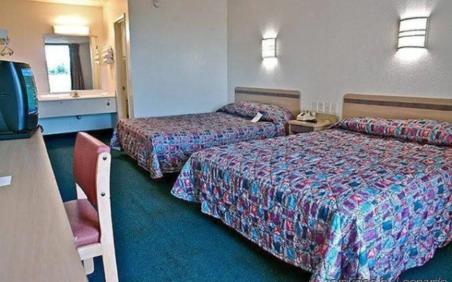 photo 3 of Motel 6 Huntsville - Madison
