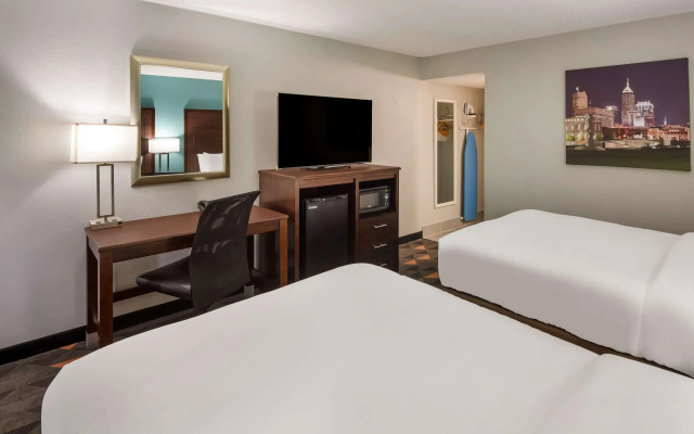 photo 5 of Clarion Pointe Indianapolis Northeast