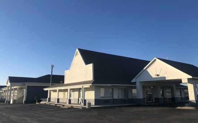 photo 2 of Days Inn by Wyndham Indianapolis South