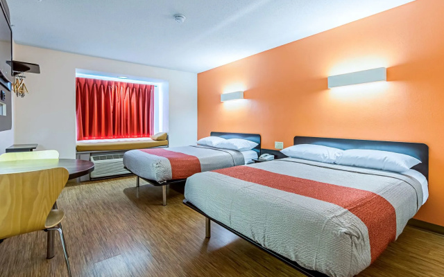photo 5 of Motel 6 Indianapolis Carmel