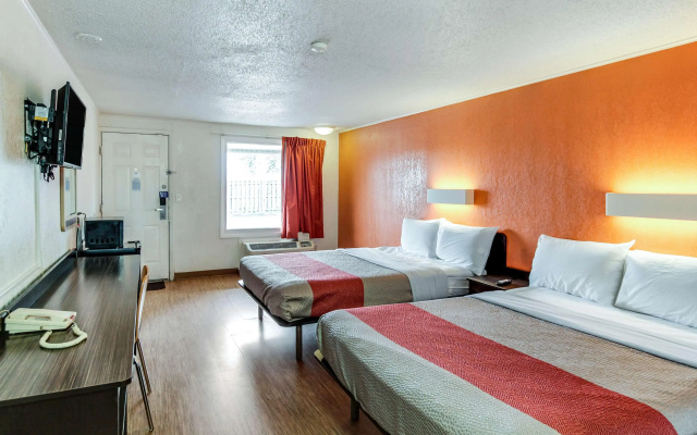 photo 2 of Motel 6 Kalamazoo, MI